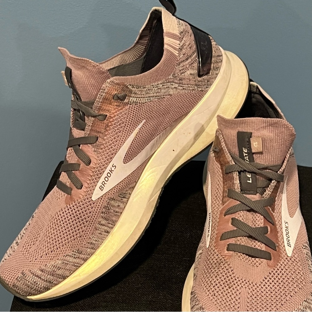 Brooks Levitate 4.0 Running Shoes Knit Athletic Mauve
Sneakers Women’s 10.5 - Picture 2 of 10